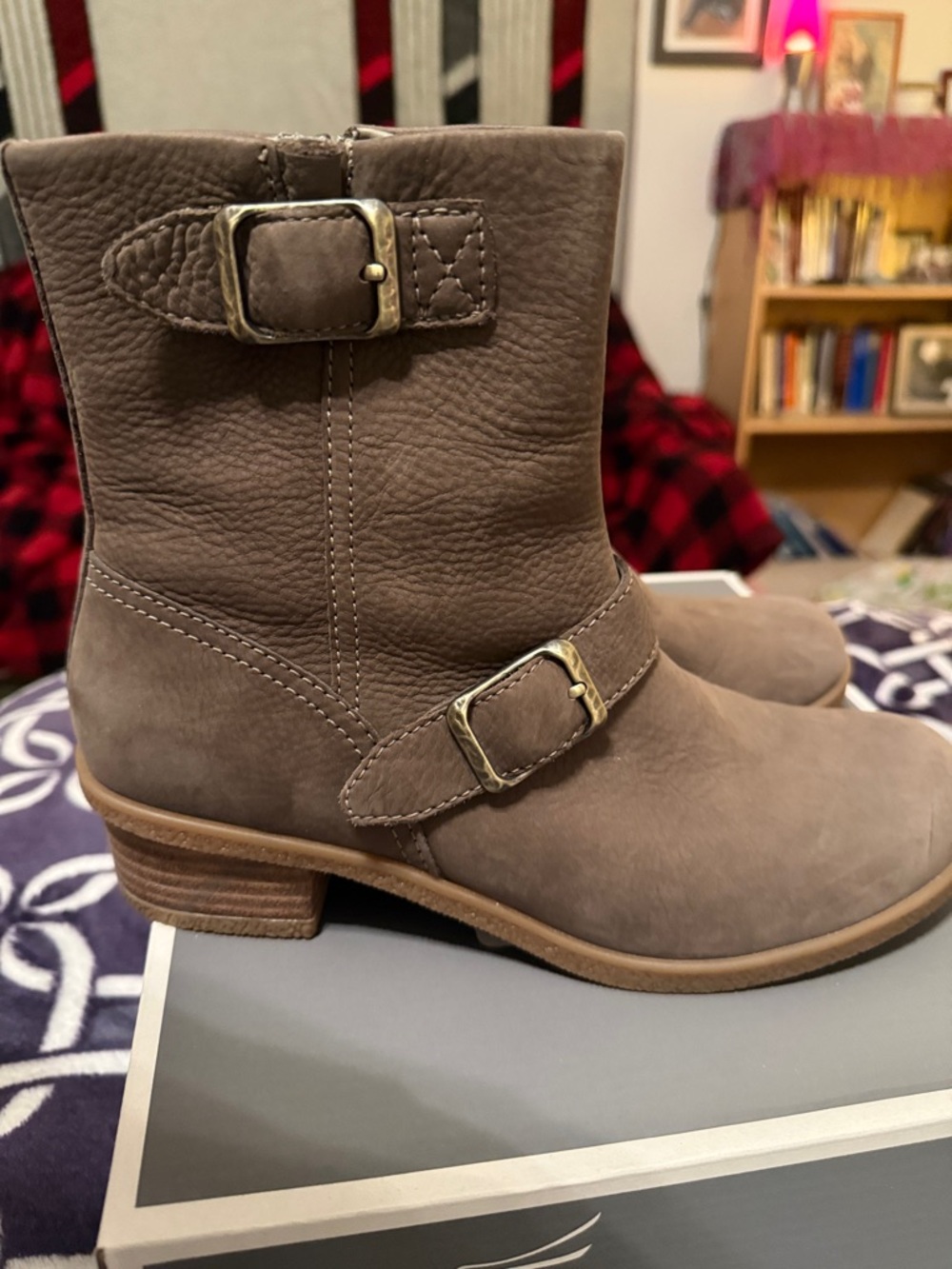 Dansko Delphine Nubuck Suede Boots Women’s - Picture 3 of 13